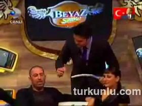 Cem Yılmaz – show görüntüleri – Beyaz Show - Turkunlu üzerinde izle