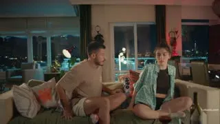 Sadece Arkadaşız – seksi videoları – S1 B10 - Turkunlu üzerinde izle