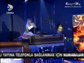 Gülben Ergen – show görüntüleri – Beyaz Show