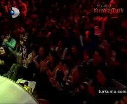 Nadide Sultan – show görüntüleri – Beyaz Show, 2007-12-22