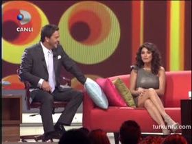 Zuhal Topal – show görüntüleri – Beyaz Show