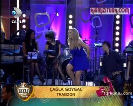 Hadise – show görüntüleri – Beyaz Show, 2011-11-04