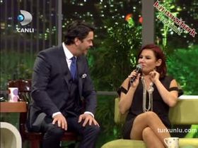 Deniz Seki – show görüntüleri – Beyaz Show, 2012-03-16 - Turkunlu üzerinde izle