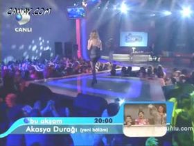 Bengü – show görüntüleri – Beyaz Show - Turkunlu üzerinde izle
