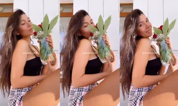 Ayşe Özyürek – Instagram görüntüleri - Turkunlu üzerinde izle