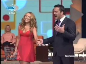 Hadise – show görüntüleri – Beyaz Show - Turkunlu üzerinde izle
