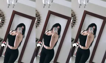 Ayşe Özyürek – Instagram görüntüleri - Turkunlu üzerinde izle