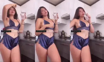 Ayşe Özyürek – Instagram görüntüleri - Turkunlu üzerinde izle