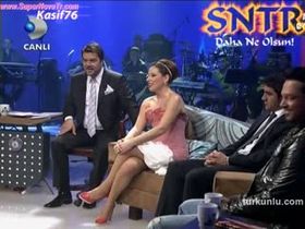 Funda Arar – show görüntüleri – Beyaz Show, 2009-04-11 - Turkunlu üzerinde izle