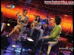 Şevval Sam – seksi videoları - Turkunlu üzerinde izle