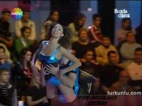Ece Gürsel – dans görüntüleri – Buzda Dans - Turkunlu üzerinde izle
