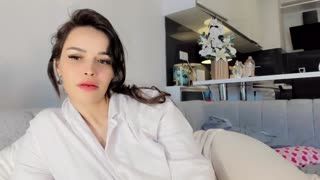 Fotomodel Zeynep StripChat ifşa videoları part 21 Posteri