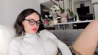 Fotomodel Zeynep StripChat ifşa videoları part 74 Posteri