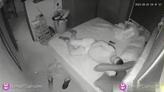 Horny Wife Offers Him Midnight Sex Right In Bed — animated preview