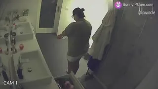 Chubby Woman Strips Slowly And Prepares For Bed In Solo Scenes — Watch on BunnyIPCam