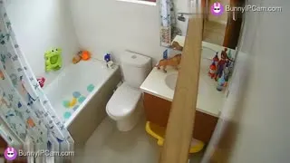 Horny Stranger Films Girl Peeing In Public Restroom