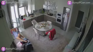 Milf With Stone Face Watches Tv While Fingering Her Wet Pussy — Watch on BunnyIPCam