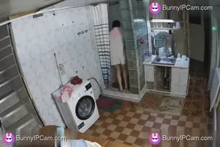 Skinny Girl Flashes Tight Sporty Ass While Washing Her Hair — Watch on BunnyIPCam