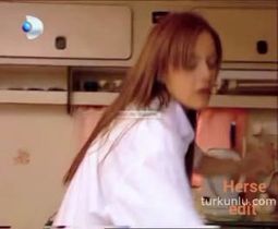 Naz Elmas sexy ifşa videoları 20.08.2026 part 2 - Turkunlu üzerinde izle