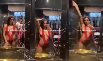 suynesli (summmn) Youtube Katıl ifşa videoları - Yaninda böyle dans etmemi ister msn Posteri