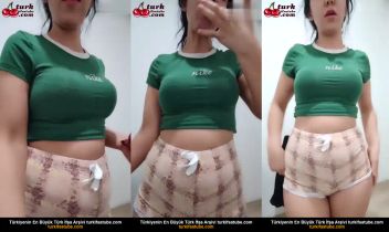 Zeynep'nin Şaşkınlıkları: Üvey Kardeşin Acaip Davranışları Posteri