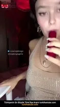 Tango Cara'da Sakso Kızın Çıplak Videosu Ön İzleme