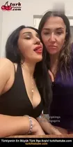 TikTok'ta Kadınlara İkili Oral Sex Yapıyor Ön İzleme