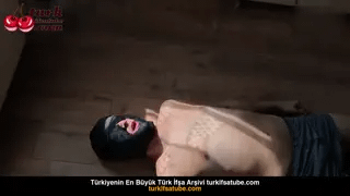 Üvey Abla Sakso Yerde Yatanın Ağzına Ayakları Vurdu Ön İzleme