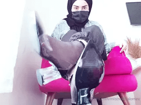 Sakınca ve çekici bir video var burada; sadece üvey annenin onun ile iğnelemek içinyim. Ön İzleme