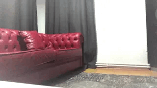 Kadın, sadece bir sandalye... Gözlerini açık tutma, bana bakmayı unutma. Kadını memnun etmek için orak kırma. Aklını, sana kalmış olsun. Ön İzleme