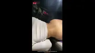 Yakışıklı kadın, araba çalıyor Ön İzleme