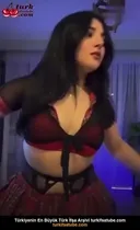 Sarem Uysal Çıplak Kalça Gösterisi Yaptı Ön İzleme