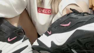 Terli ayaklarını sikerken gördüm Ön İzleme